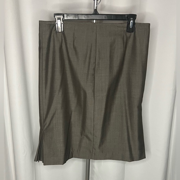 Ann Klein blazer and skirt set - Picture 2 of 2